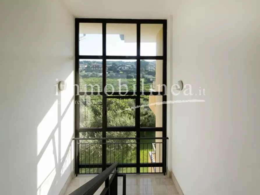 Immagine 62 di Appartamento in vendita  in VIA SAN ZENO Piano 2-3 a Bardolino