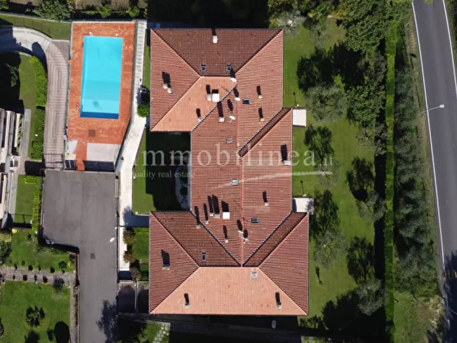 Immagine 65 di Appartamento in vendita  in VIA SAN ZENO Piano 2-3 a Bardolino