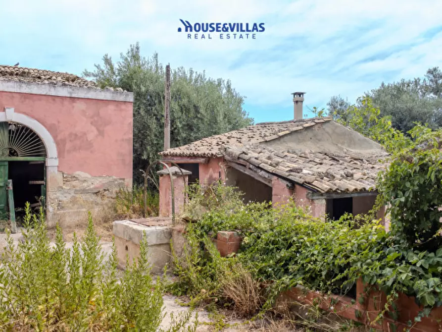 Immagine 7 di Villa in vendita  in contrada gioi a Noto