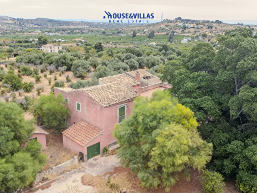 Immagine 10 di Villa in vendita  in contrada gioi a Noto