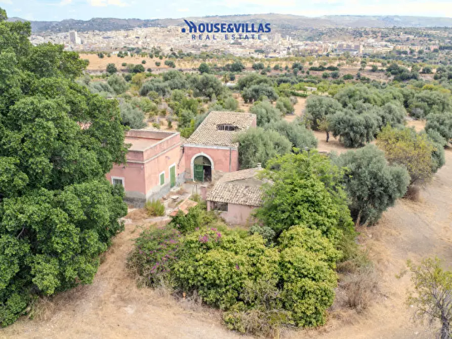 Immagine 11 di Villa in vendita  in contrada gioi a Noto