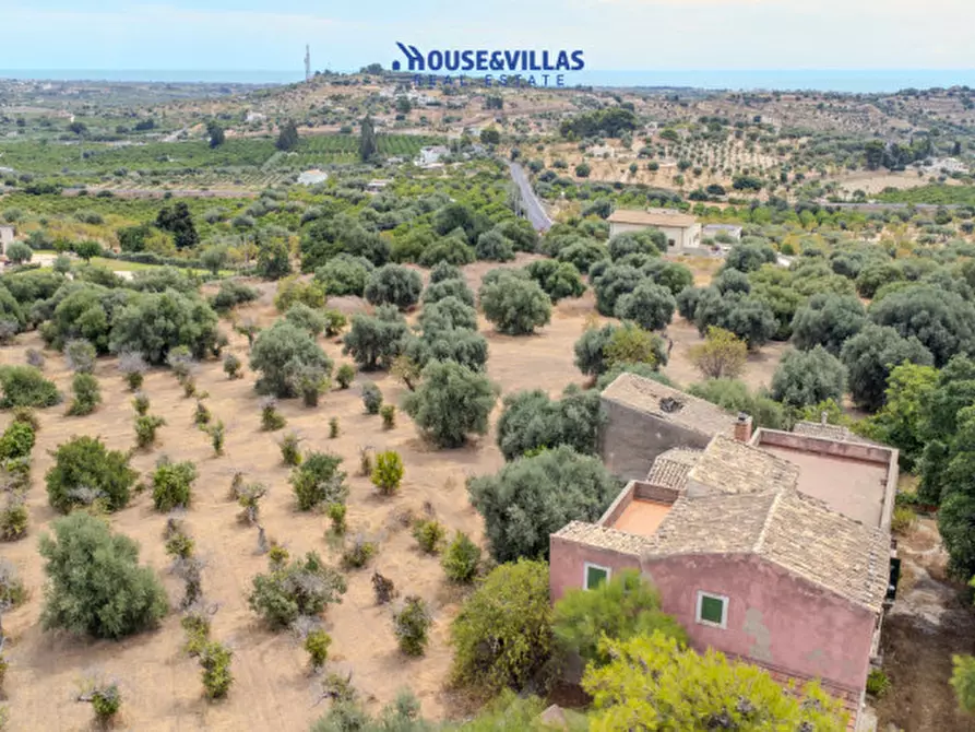 Immagine 12 di Villa in vendita  in contrada gioi a Noto