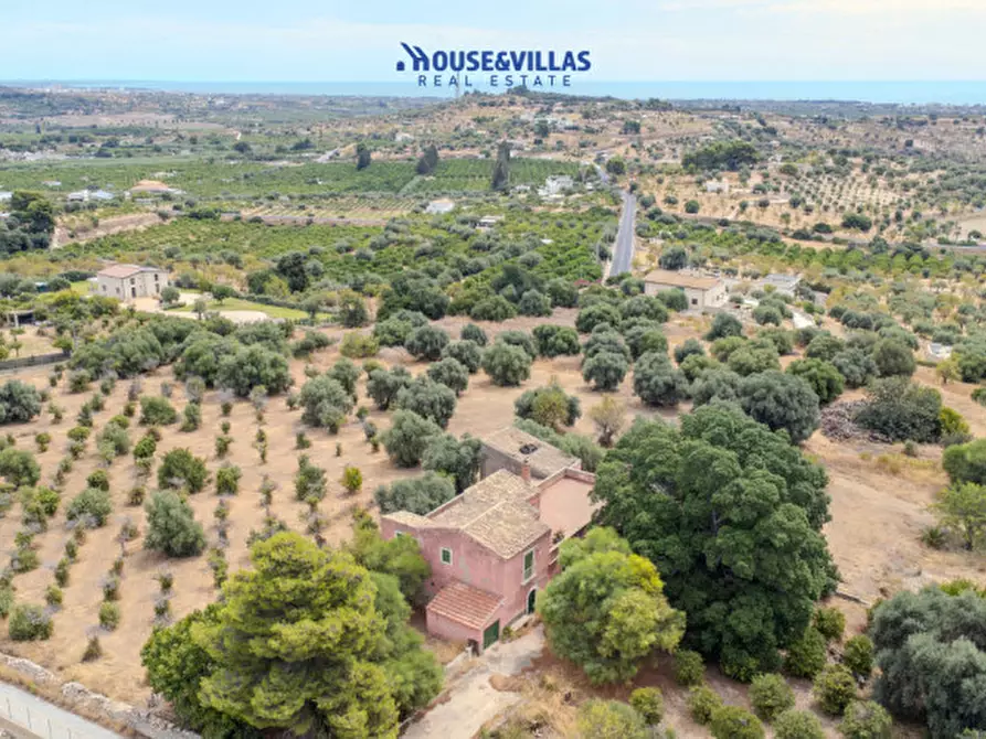 Immagine 13 di Villa in vendita  in contrada gioi a Noto