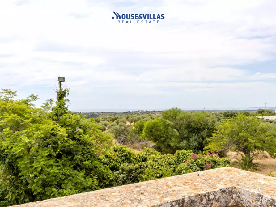 Immagine 40 di Villa in vendita  in contrada gioi a Noto