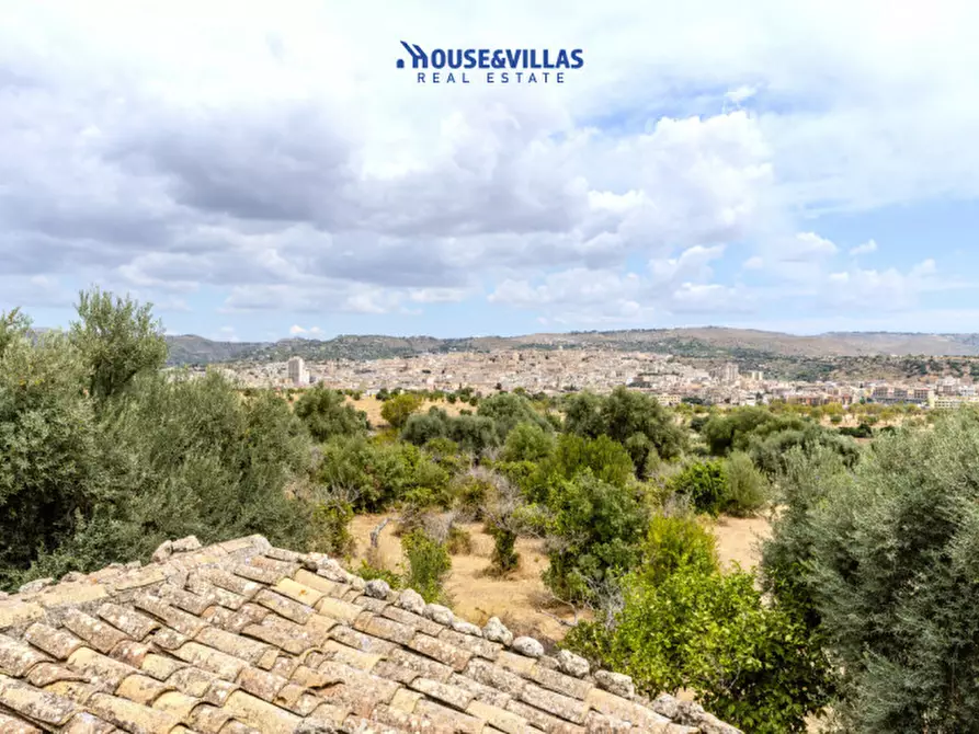 Immagine 43 di Villa in vendita  in contrada gioi a Noto