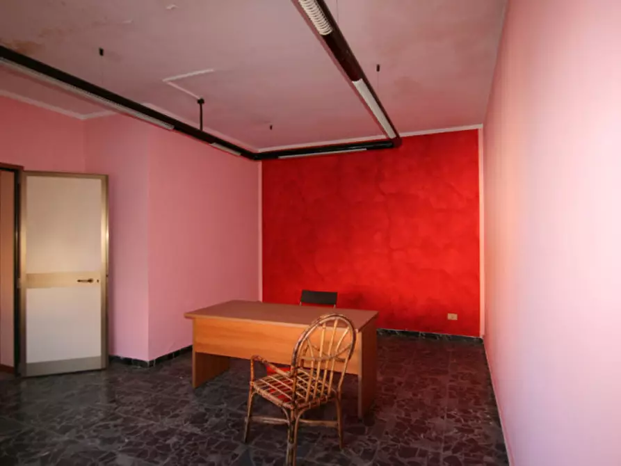 Immagine 6 di Ufficio in vendita  a Sinalunga