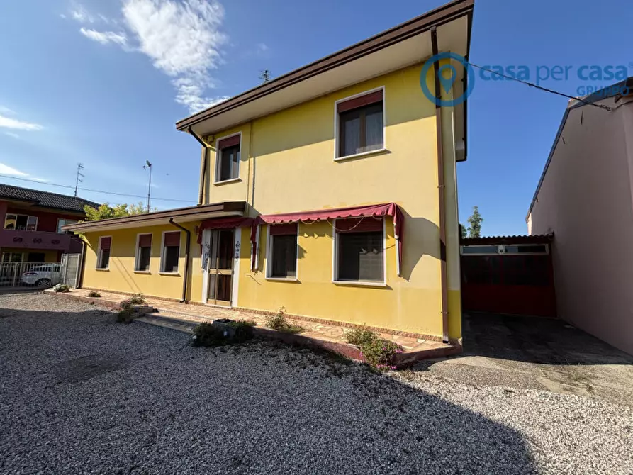Immagine 2 di Casa indipendente in vendita  a San Martino Di Venezze