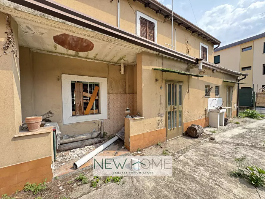 Immagine 6 di Rustico / casale in vendita  in via medoro 84 a Verona