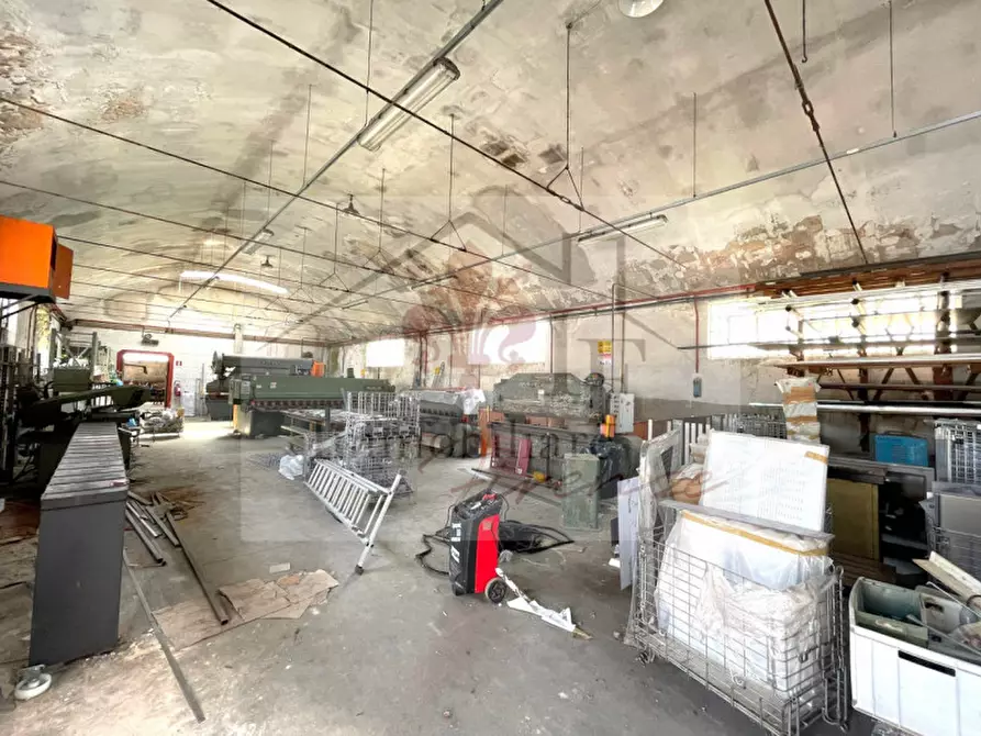 Immagine 4 di Laboratorio in vendita  in Via Trento 446 a Campi Bisenzio