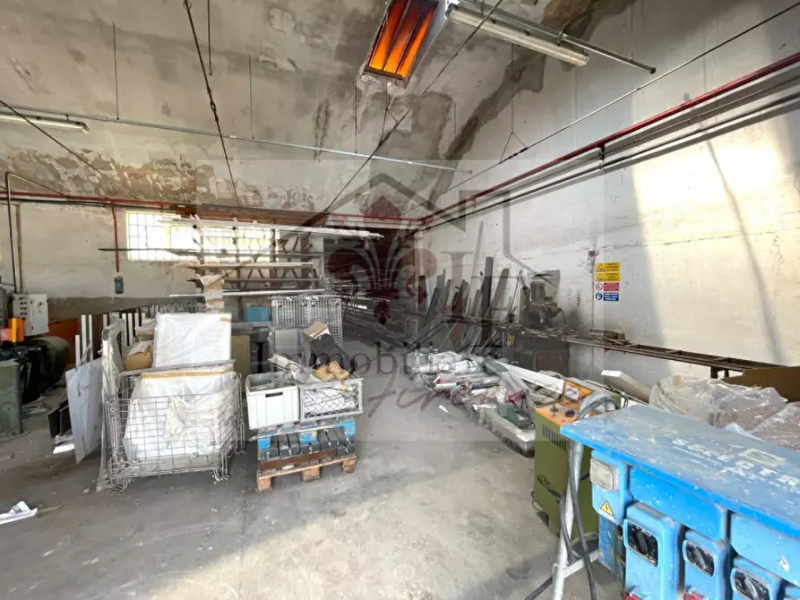 Immagine 6 di Laboratorio in vendita  in Via Trento 446 a Campi Bisenzio