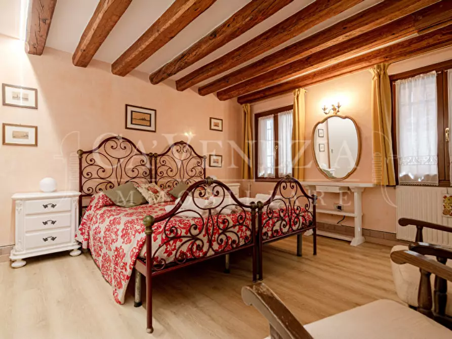 Immagine 8 di Appartamento in vendita  a Venezia