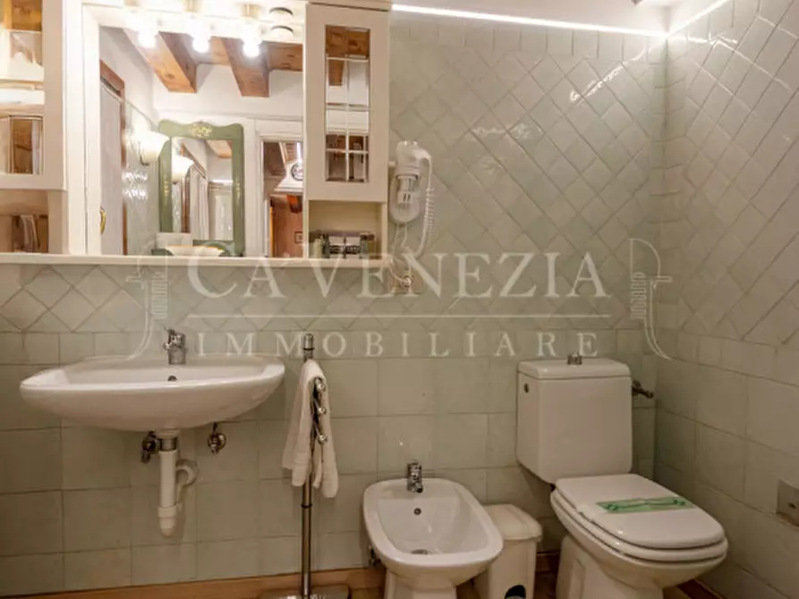 Immagine 11 di Appartamento in vendita  a Venezia