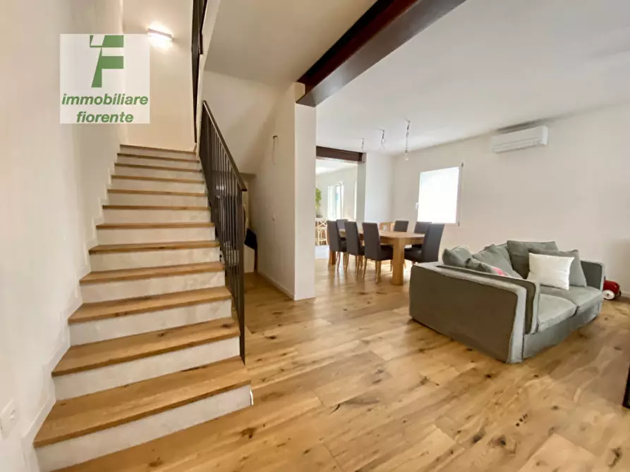 Immagine 1 di Casa indipendente in vendita  in VIA QUERINI a Padova