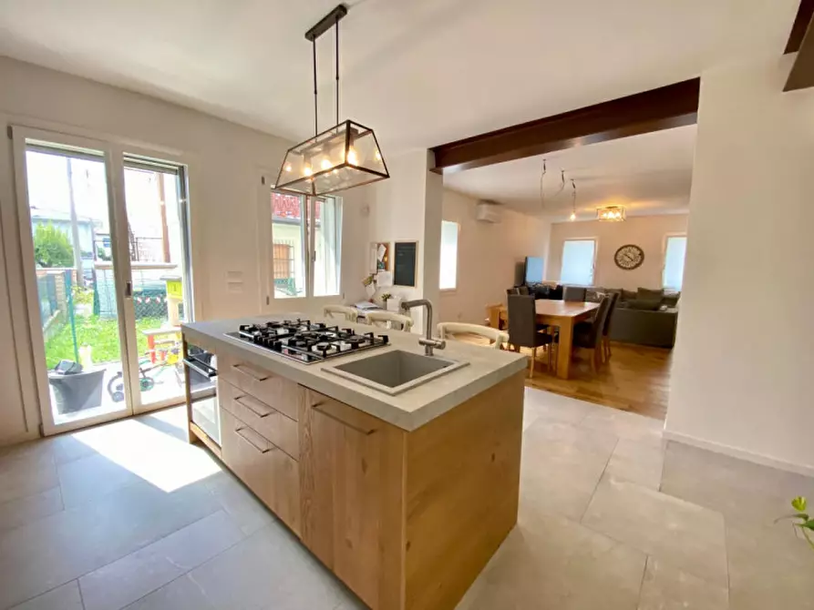 Immagine 8 di Casa indipendente in vendita  in VIA QUERINI a Padova