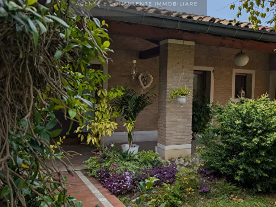 Immagine 2 di Villa in vendita  in Via dei Cappellari a Gaiarine