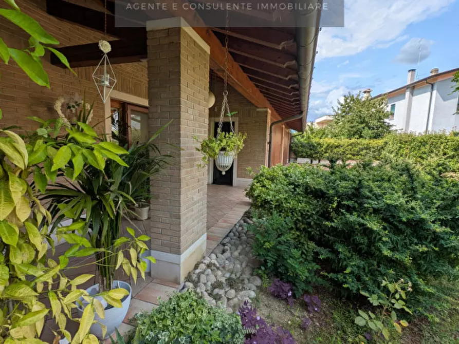 Immagine 25 di Villa in vendita  in Via dei Cappellari a Gaiarine