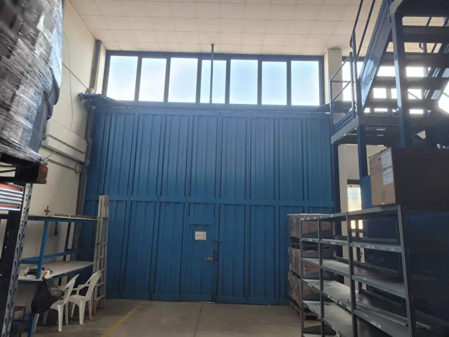 Immagine 6 di Capannone industriale in vendita  a Modena