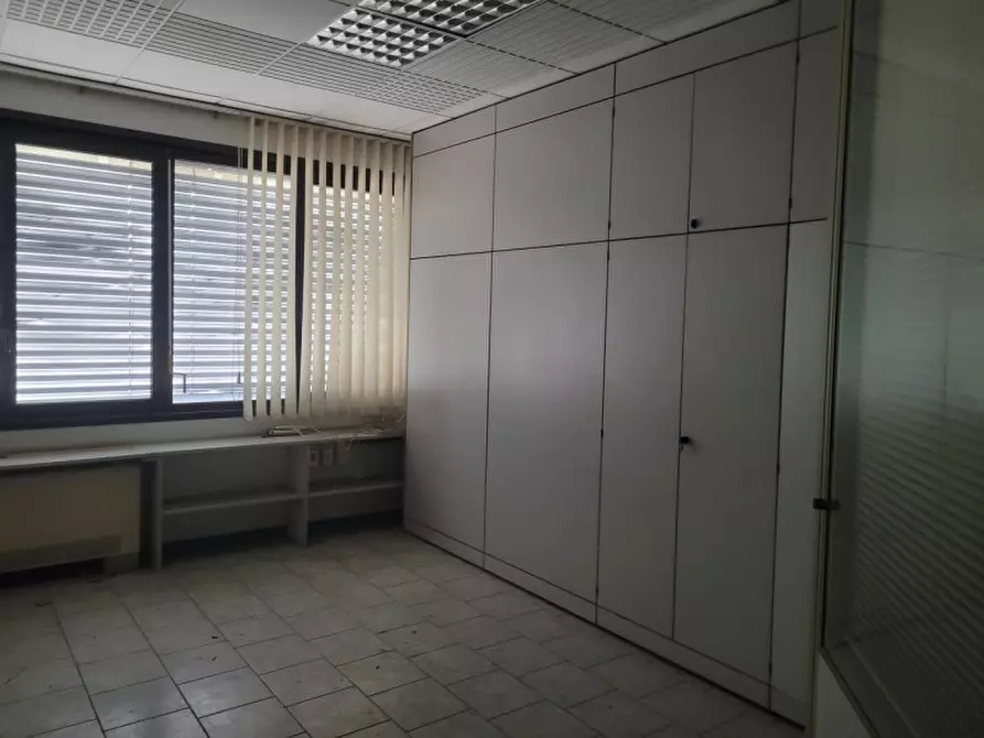 Immagine 9 di Capannone industriale in vendita  a Modena