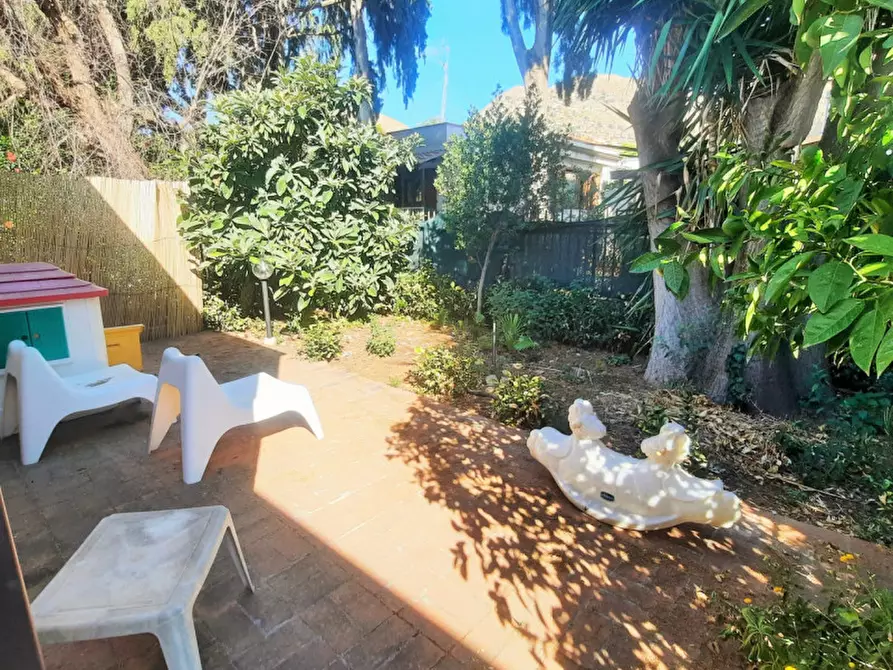 Immagine 15 di Villa in affitto  in Via Pazienza a Palermo