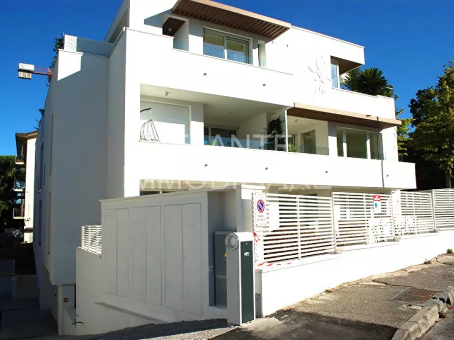 Immagine 13 di Attico in vendita  a Riccione