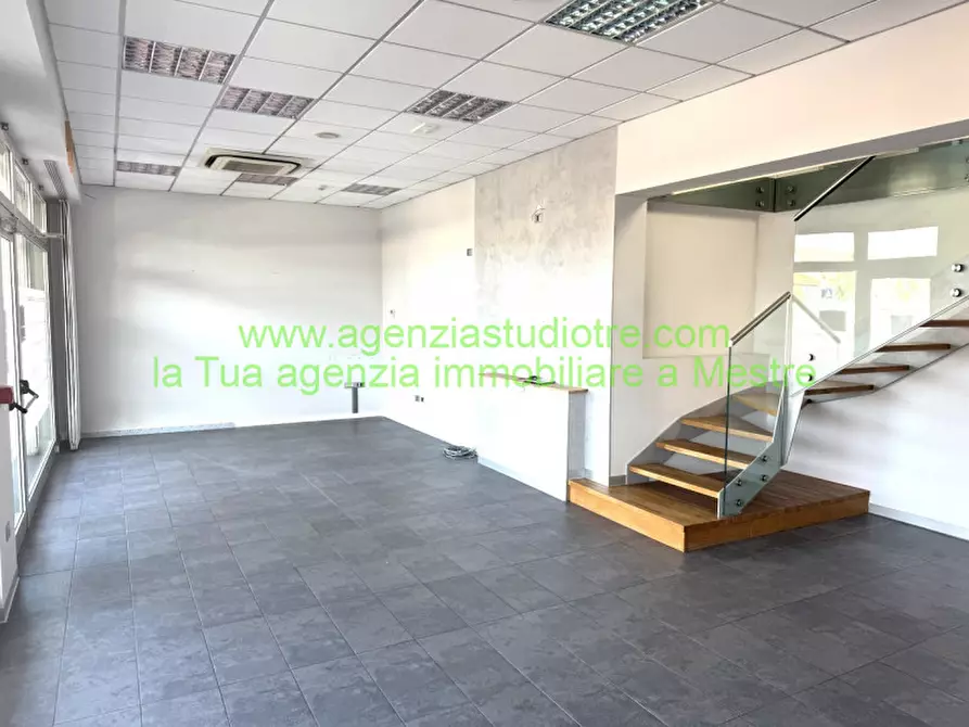 Immagine 1 di Negozio in affitto  in Via olmo a Martellago