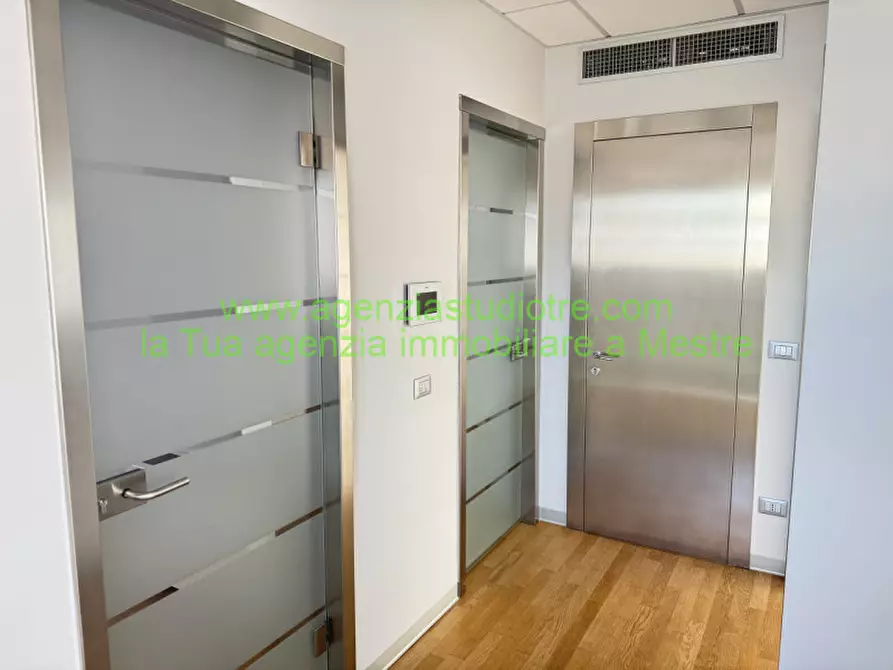 Immagine 9 di Negozio in affitto  in Via olmo a Martellago