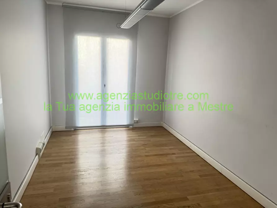 Immagine 10 di Negozio in affitto  in Via olmo a Martellago