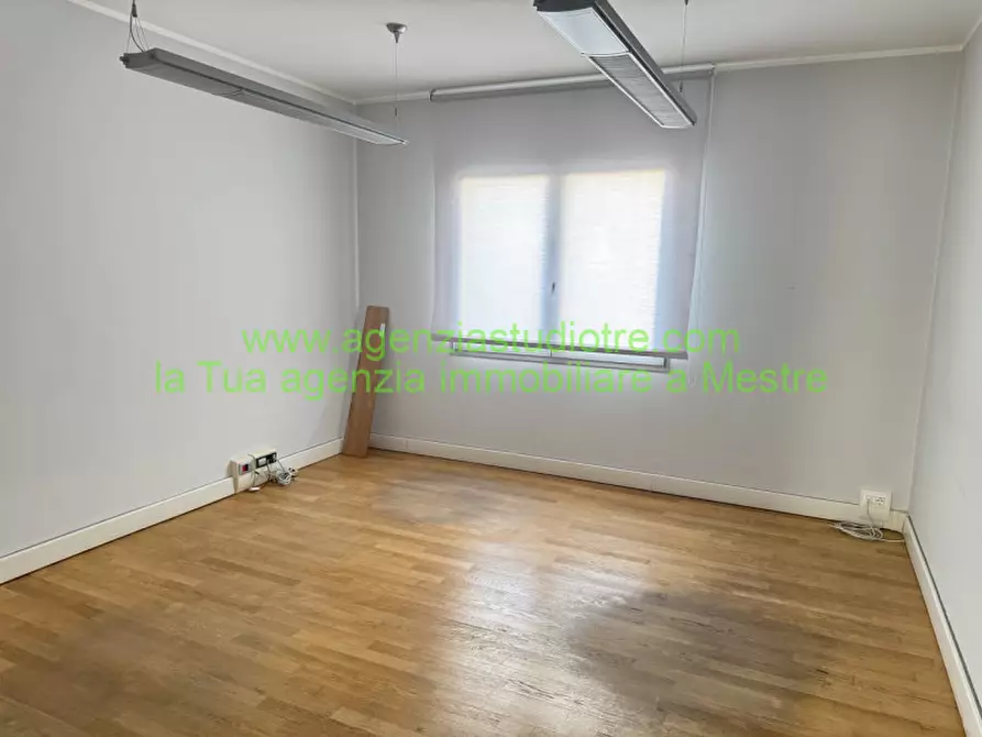 Immagine 12 di Negozio in affitto  in Via olmo a Martellago