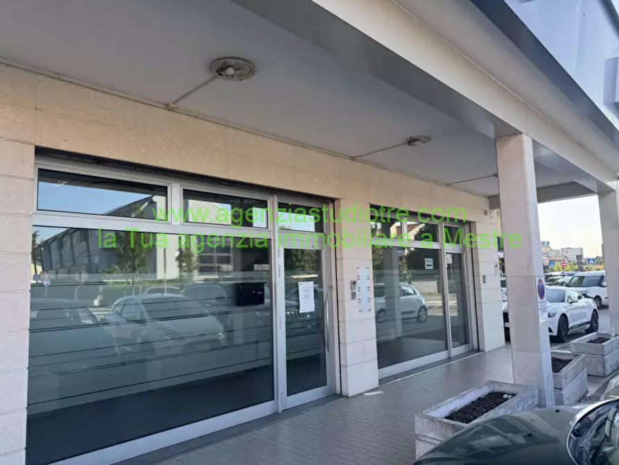 Immagine 13 di Negozio in affitto  in Via olmo a Martellago