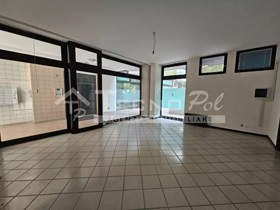 Immagine 3 di Negozio in affitto  a Cadoneghe