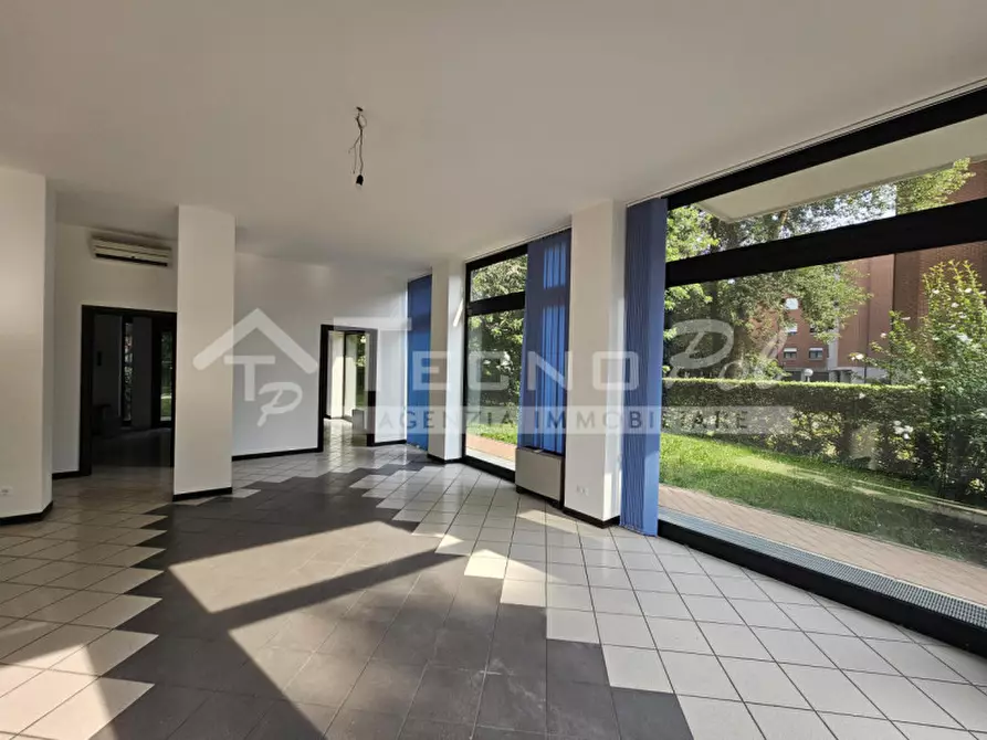 Immagine 4 di Negozio in affitto  a Cadoneghe