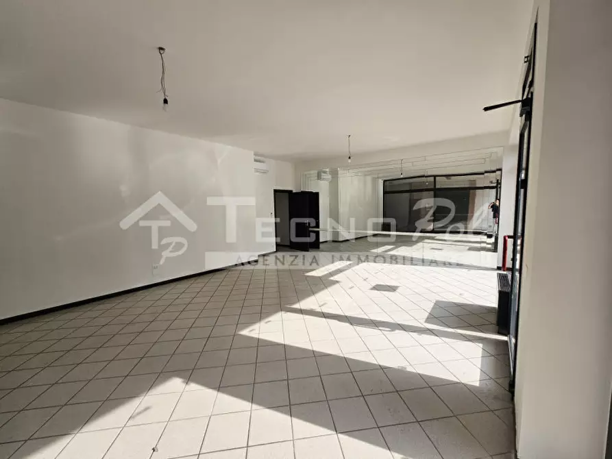 Immagine 5 di Negozio in affitto  a Cadoneghe