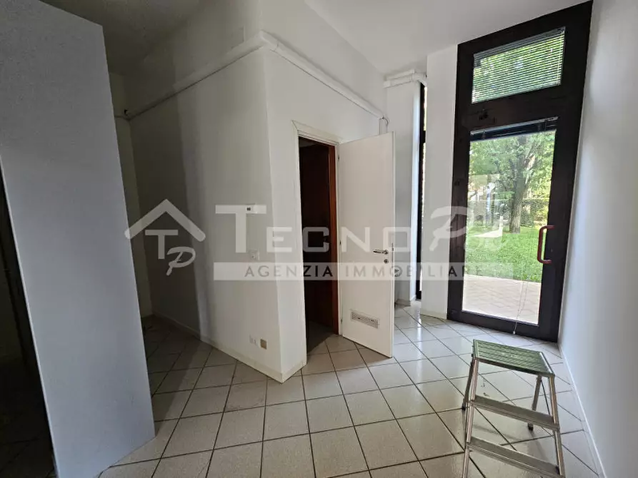 Immagine 8 di Negozio in affitto  a Cadoneghe
