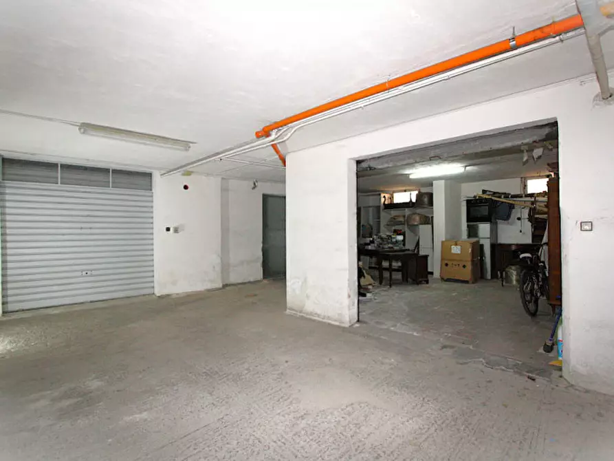 Immagine 3 di Garage in vendita  in Via Milano a Gallipoli