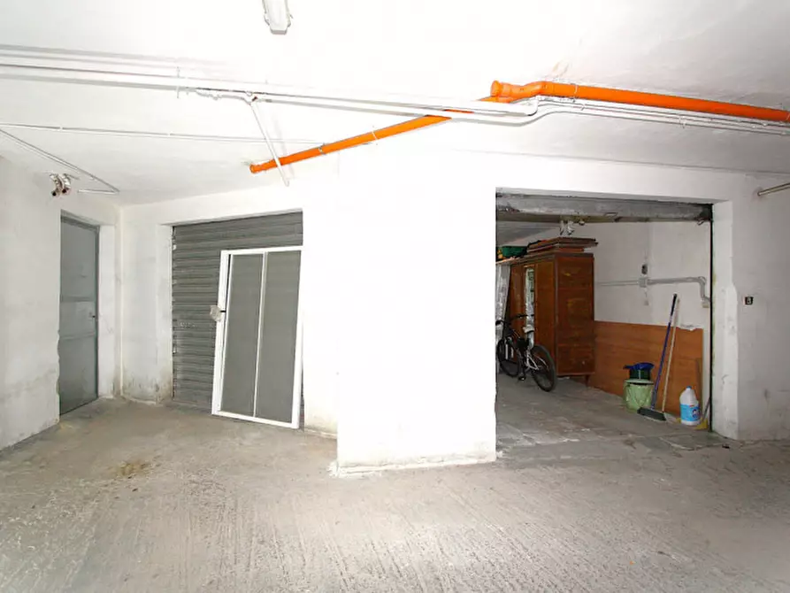 Immagine 5 di Garage in vendita  in Via Milano a Gallipoli