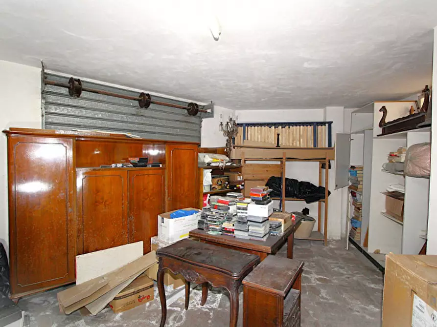 Immagine 10 di Garage in vendita  in Via Milano a Gallipoli