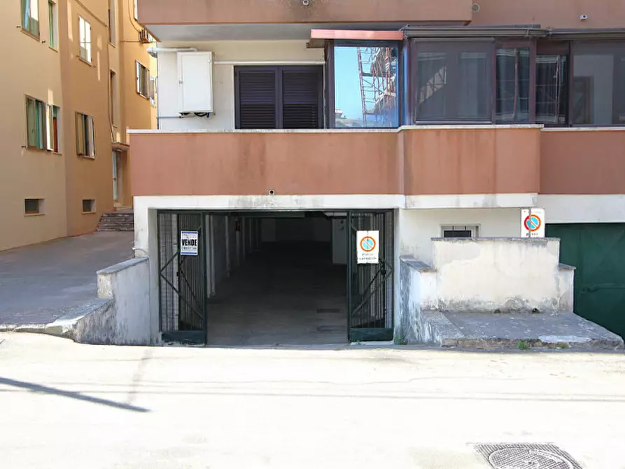 Immagine 12 di Garage in vendita  in Via Milano a Gallipoli
