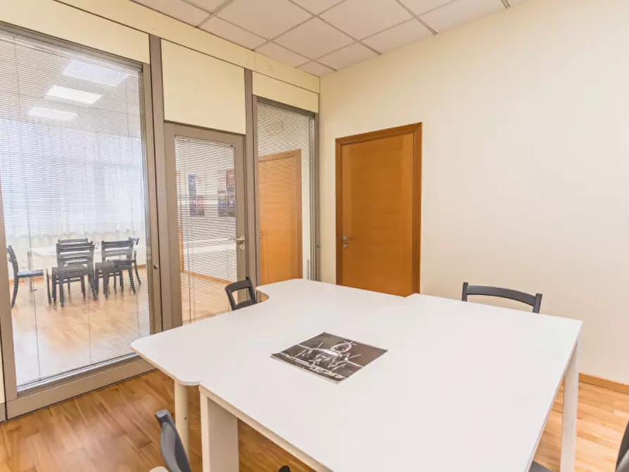 Immagine 6 di Ufficio in vendita  in Via vecchia Ferriera, 4 a Vicenza