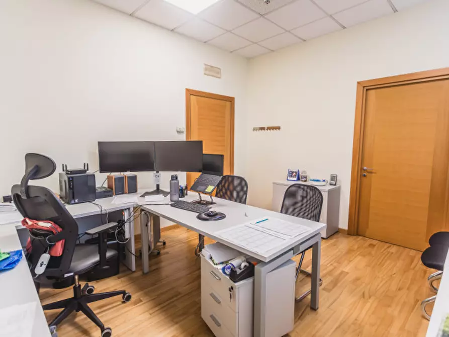 Immagine 9 di Ufficio in vendita  in Via vecchia Ferriera, 4 a Vicenza