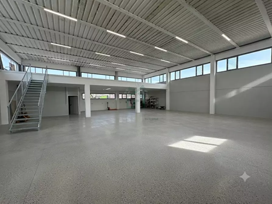 Immagine 8 di Capannone industriale in vendita  in Via Strà a Bonavigo