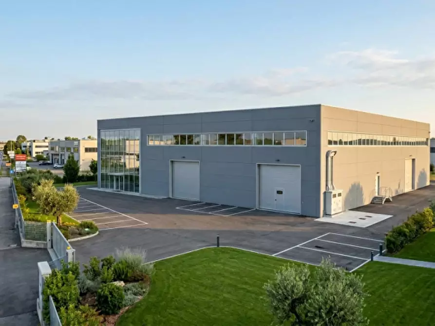 Immagine 1 di Capannone industriale in vendita  in Via Strà a Bonavigo