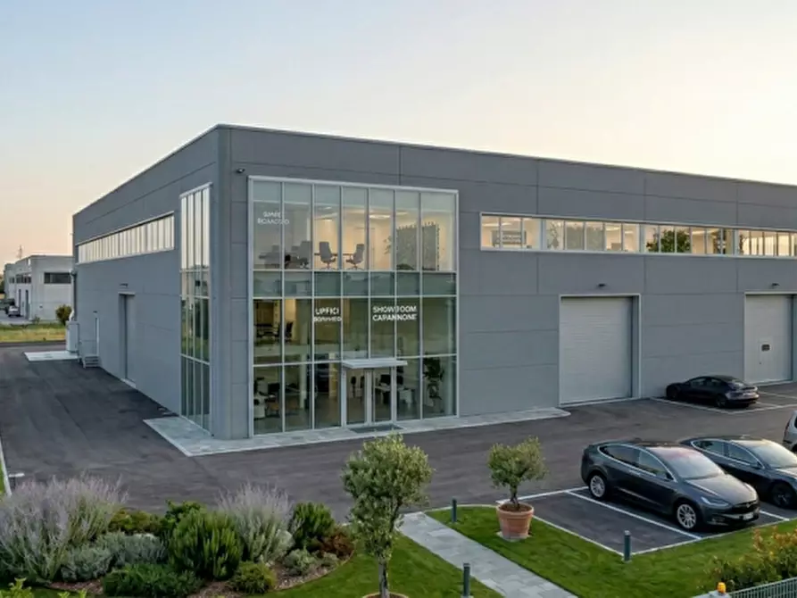 Immagine 2 di Capannone industriale in vendita  in Via Strà a Bonavigo