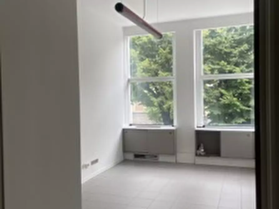 Immagine 2 di Ufficio in vendita  in Galleria Nazioni Unite a Vittorio Veneto