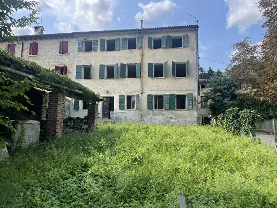 Immagine 1 di Rustico / casale in vendita  in Via San Giorgio a Cavaso Del Tomba