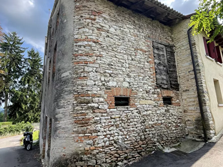 Immagine 5 di Rustico / casale in vendita  in Via San Giorgio a Cavaso Del Tomba