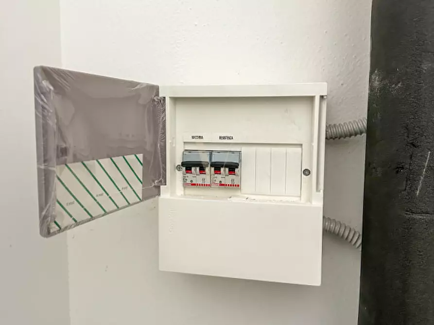 Immagine 12 di Negozio in vendita  in Corso delle Terme 25/A a Montegrotto Terme