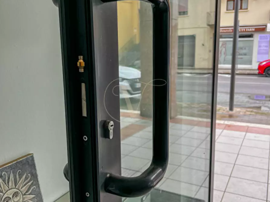 Immagine 18 di Negozio in vendita  in Corso delle Terme 25/A a Montegrotto Terme