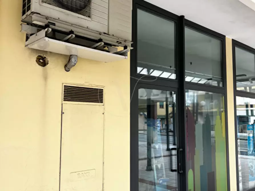 Immagine 22 di Negozio in vendita  in Corso delle Terme 25/A a Montegrotto Terme