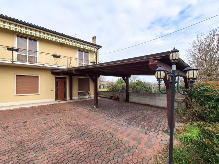 Immagine 3 di Casa bifamiliare in vendita  a Lonigo