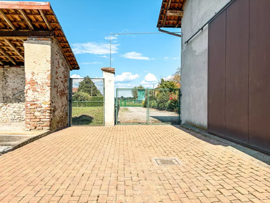 Immagine 13 di Rustico / casale in vendita  in via castello n 8 a Cavaglietto